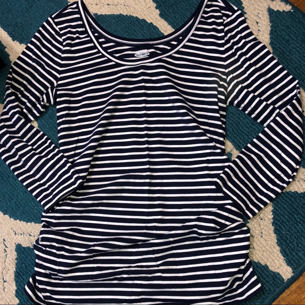 Old navy maternity shirt